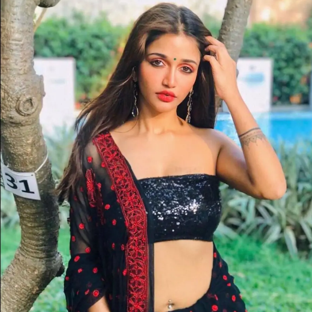 Jahnavi  +971553243797